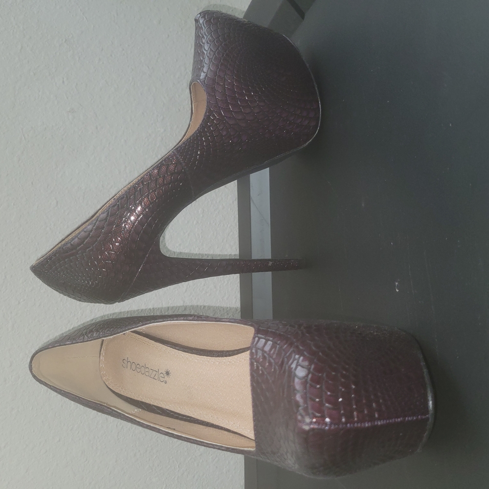 Shoe Dazzle Purple Stiletto Heels with Textured Design